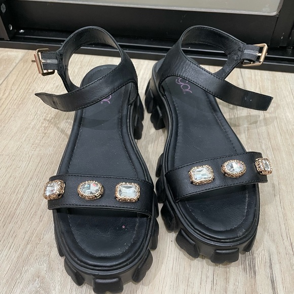 Platform Sandals - Picture 1 of 6